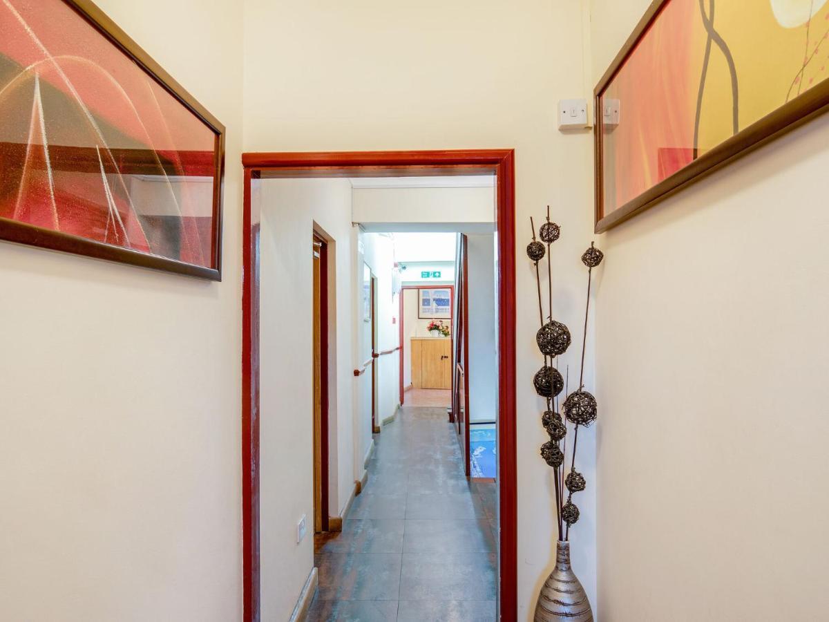 Lovely Studio In London With Patio Екстериор снимка